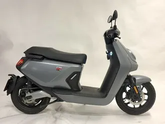 niu mqi gt evo standard range 100 km/h - begagnad