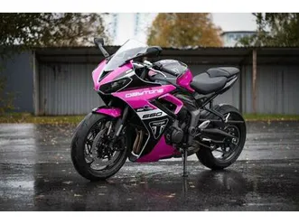 triumph daytona 660 snabb hemleverans*