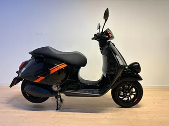 vespa gtv 300 endast 100 mil !