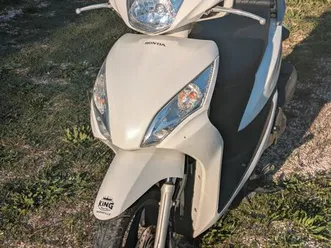 vends scooter honda vision 110