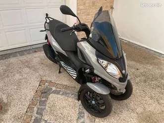 piaggio mp3 300 hpe sport
