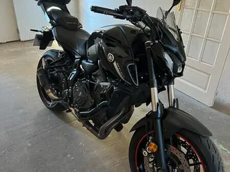 très belle yamaha mt07 permis a2