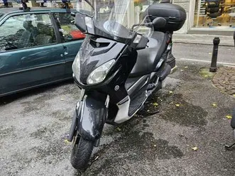 yamaha x-max 250 nero