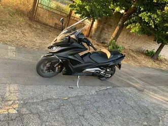 kymco ak 550 nero