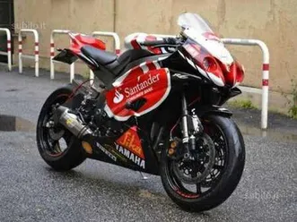 yamaha yzf-r6 rosso