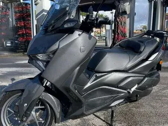 yamaha x-max 300 nero