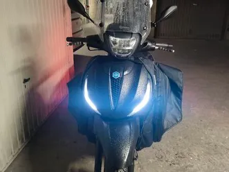 scooter beverly 300 cc