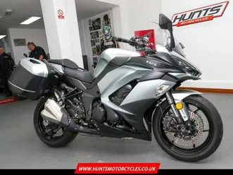 2018, '18 kawasaki z1000sx abs, ktrc. only 7,327 miles. lovely bike. £6,495