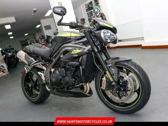 2019, '19 triumph speed triple 1050 rs. only 6,365 miles. arrow pipes. £9,995