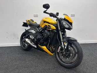 triumph street triple 765rs * quick shift - ohlins shock - 12 months mot **