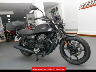 2021, '21 moto guzzi v7 stone iv abs. only 1,177 miles. top box. £5,995