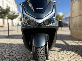 honda pcx 2025 – excellent condition – only 6,200 km portimão