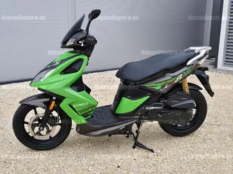 4ütemű nagykerekű robogó