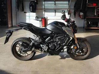 honda cb125r top gepflegt, nur 6000 km, motorrad sportlich legal