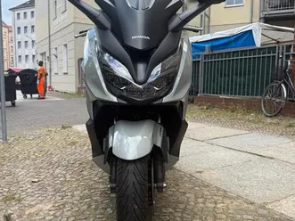 honda forza 125 wenig km top zustand