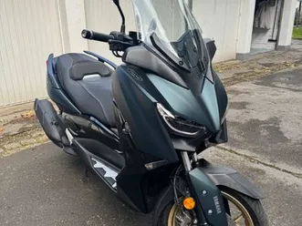 yamaha xmax tech max dark patrol