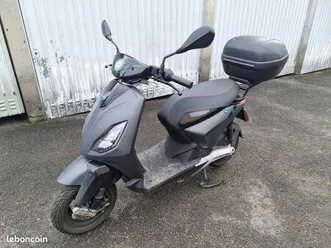 piaggio one+ état neuf