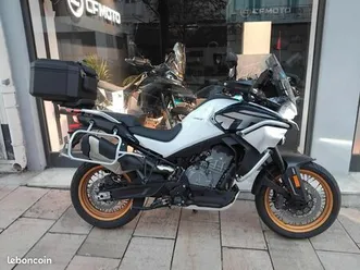 cf moto 800 mt explore blanche