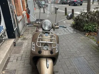 ② vespa 125 gts