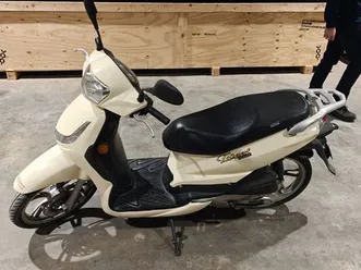scooter peugeot tweet