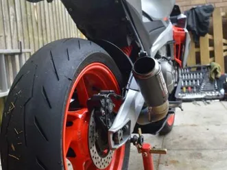 aprilia tuono 660 naked petrol manual euro 5 (95 ps) 659 cc