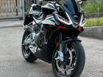 aprilia tuono 660