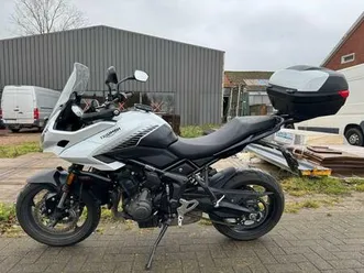 ② triumph tiger 660