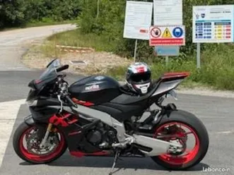 moto aprilia rsv 1100 2024