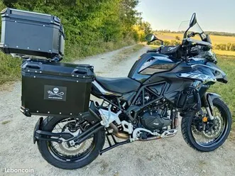 benelli trk 502 x 5400 négociable...