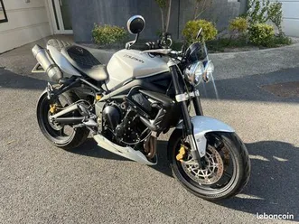 triumph street triple r