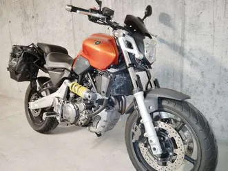 yamaha mt-03 arancione