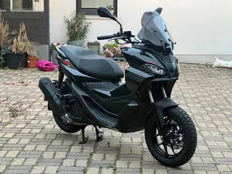 aprilia sr gt 200