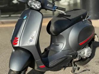 scooter vespa sprint 50 cc 4t gris mat - 2024 - tb état