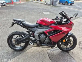 triumph daytona 660