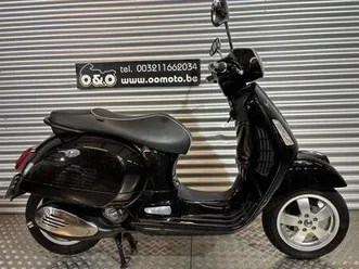 ② vespa gts250ie 15kw + 1 an garantie + entretien gratuit!