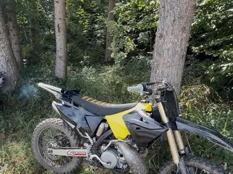 suzuki rm250