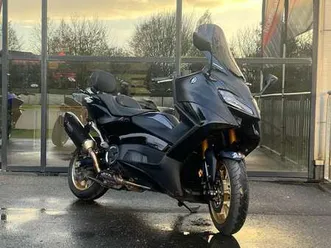 yamaha tmax 560