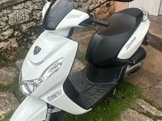scooter peugeot kisbee