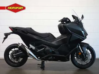 honda forza 750 nss zwart