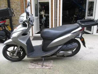 honda vision 50, 2012, 22k miles, starts & runs, sold as spares or repairs