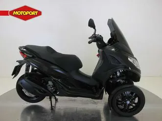 piaggio mp3 300 hpe zwart
