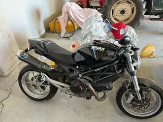 ducati monster 1100 nero