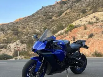 yamaha - r1