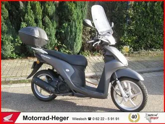 honda nsc110 vision - mit topcase und windschild