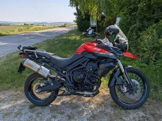 800 xc + givi topcase