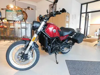 neu*benelli leoncino 500itrail*caferacer*modell24*mit koffer*neu