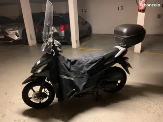vente scooter suzuki 110 parfait état
