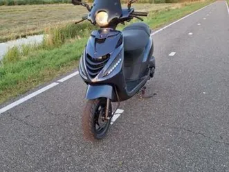 piaggio zip sp i-get 4t 50cc 2020 brommer midnight blue — scooters | piaggio — marktplaats