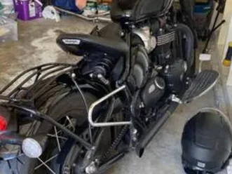 2018 triumph bonneville bobber black