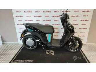 yamaha neo&apos;s elettrico dual battery